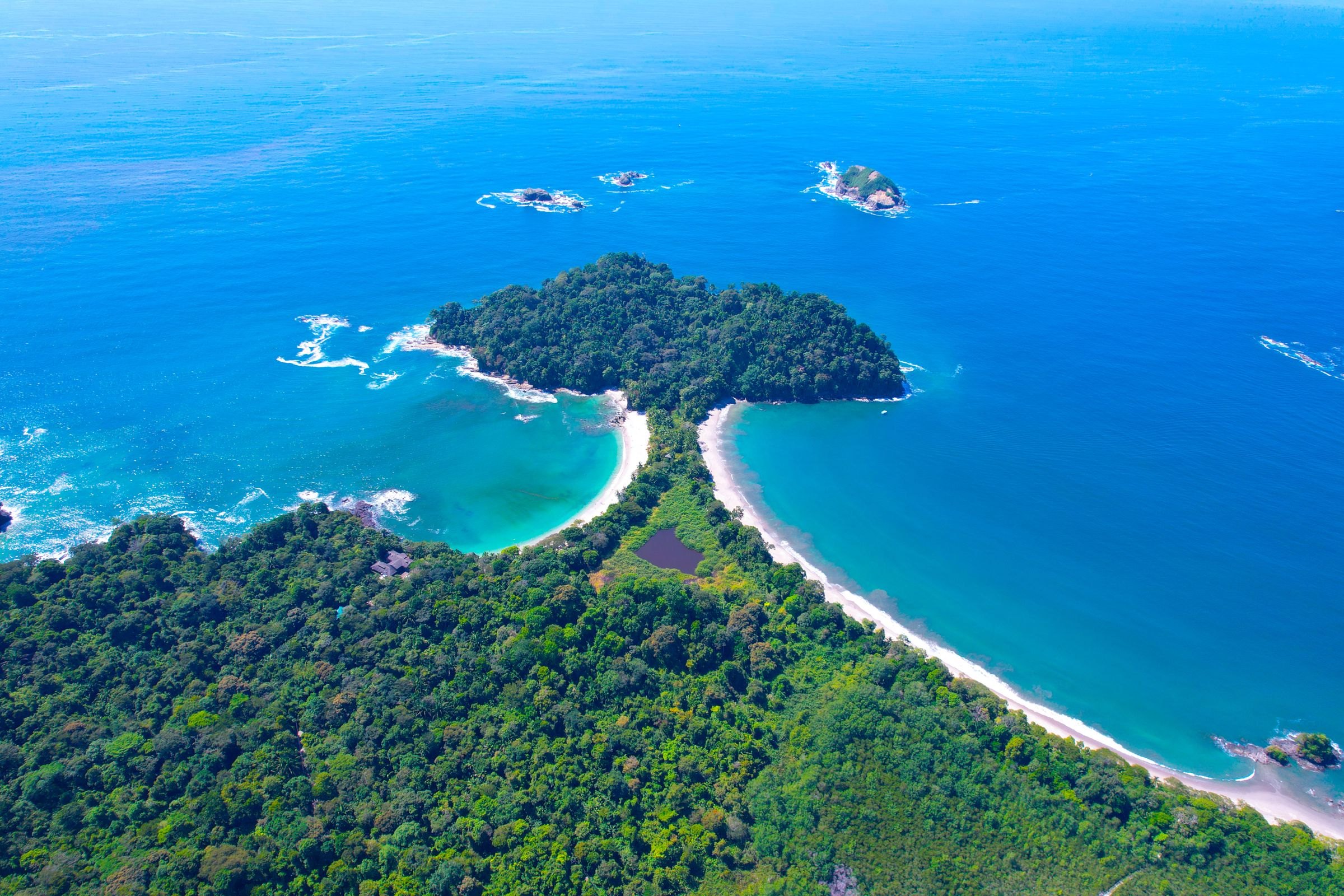 The coast of Manuel Antonio from above