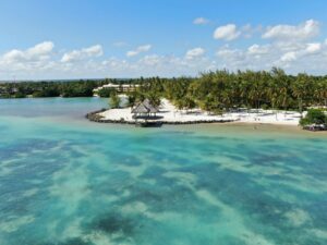 Turquoise lagoon and white-sand beach in Mauritius, Indian Ocean