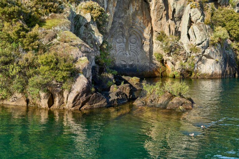 Māori rock carvings at Mine Bay on Lake Taupō