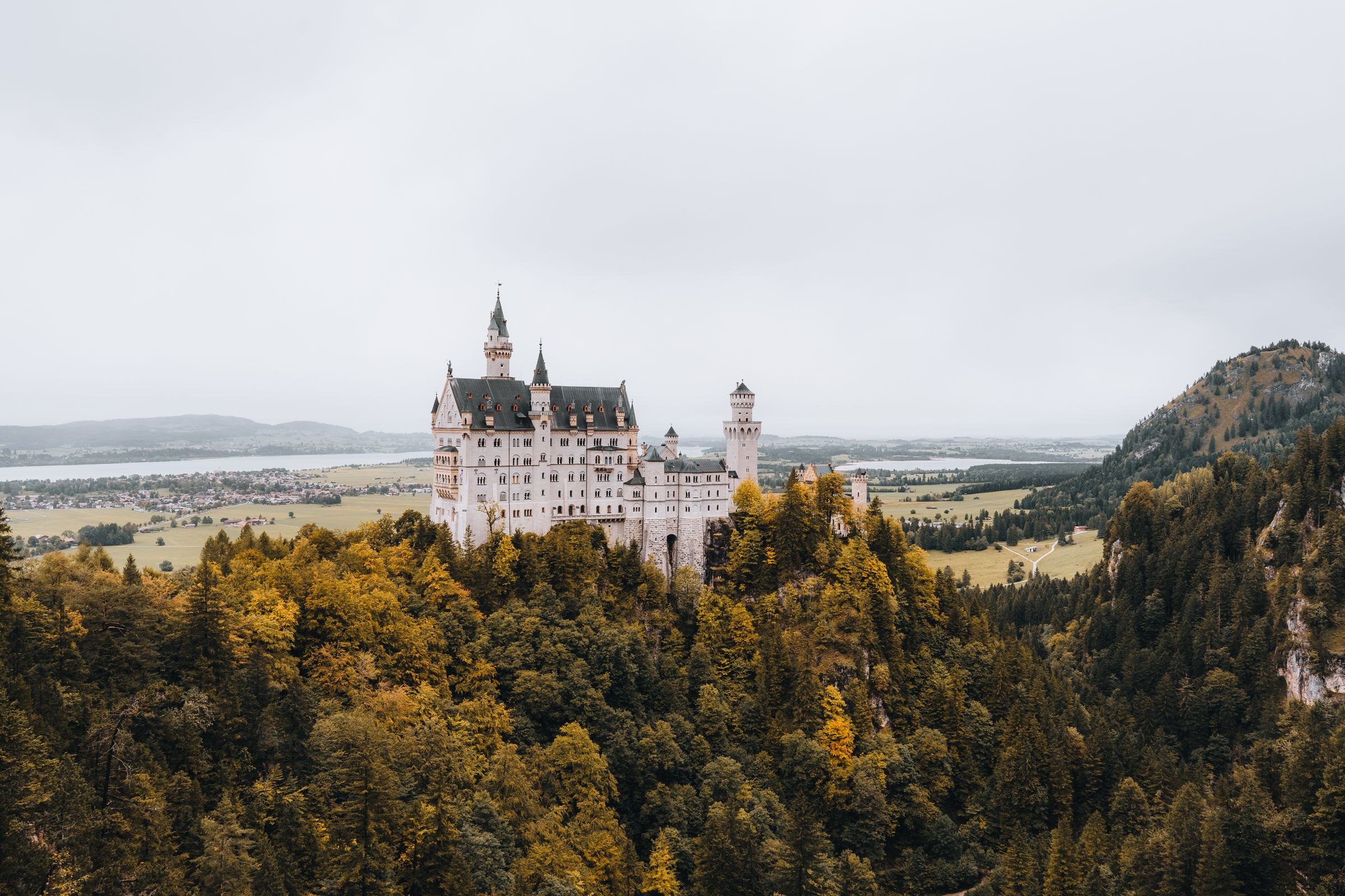Neuschwanstein Castle in autumn