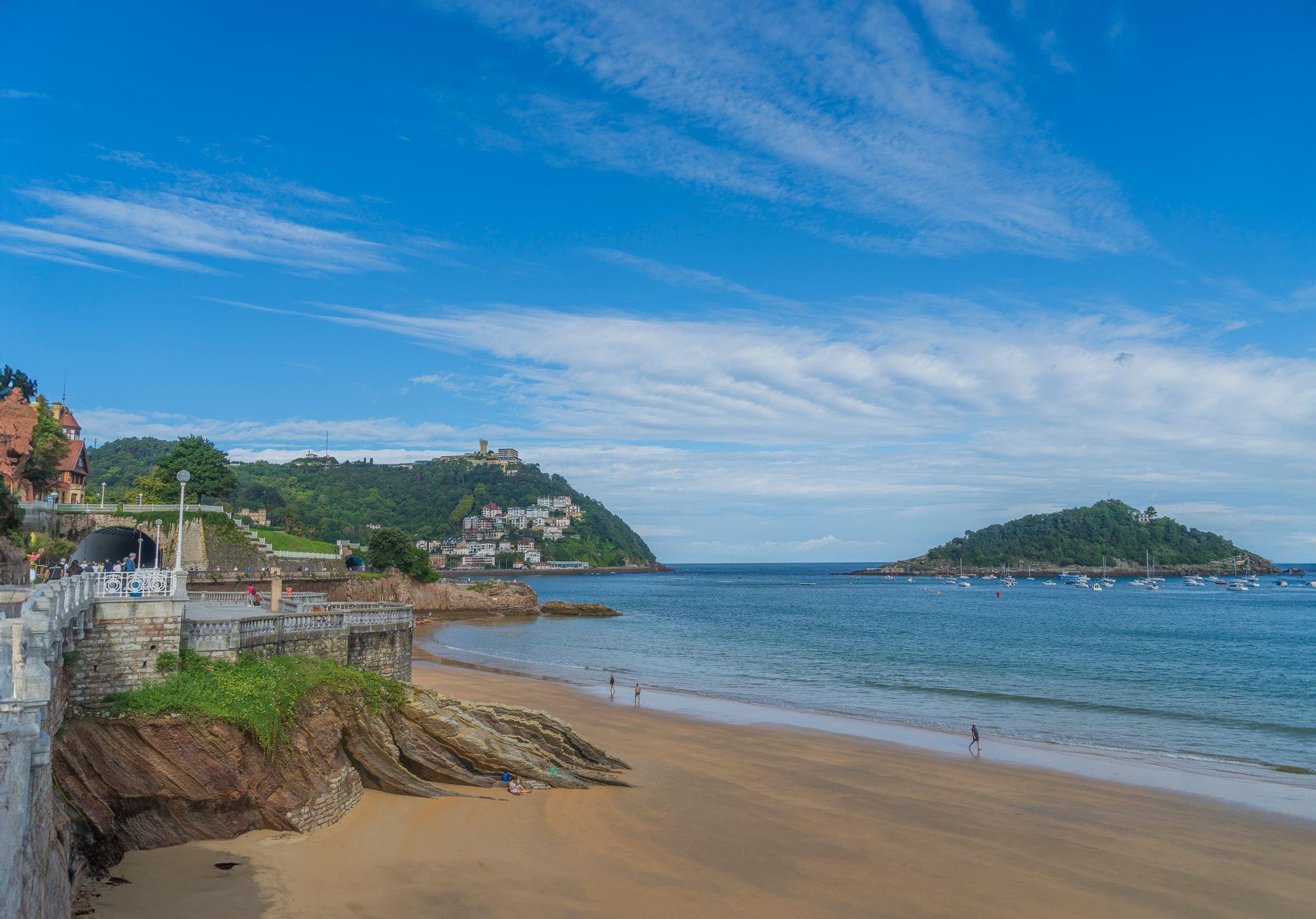 The coast and beach at San Sebastián