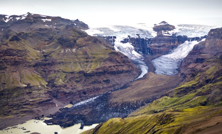 A glacier tongue in Skaftafell from above