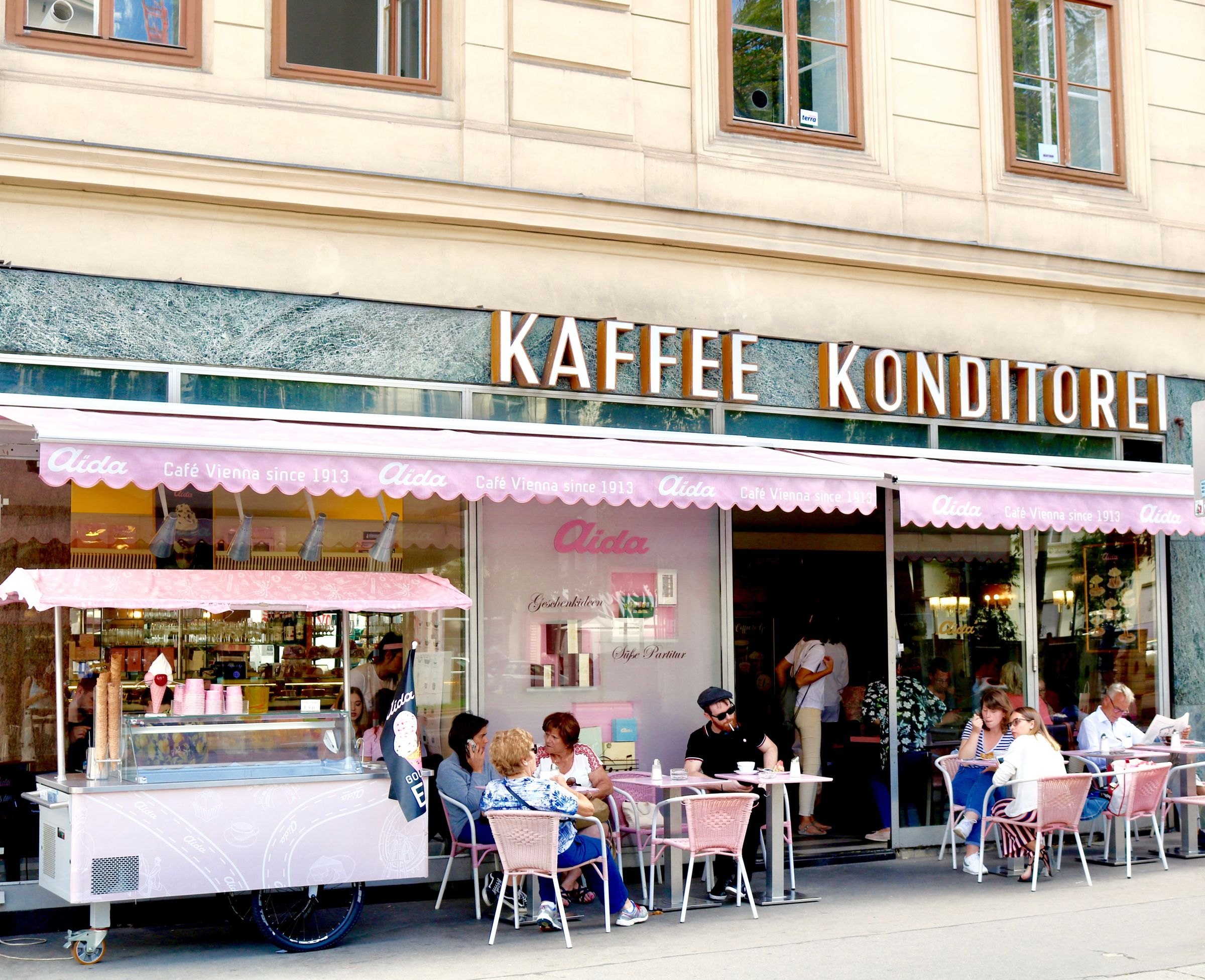 A traditional Viennese café