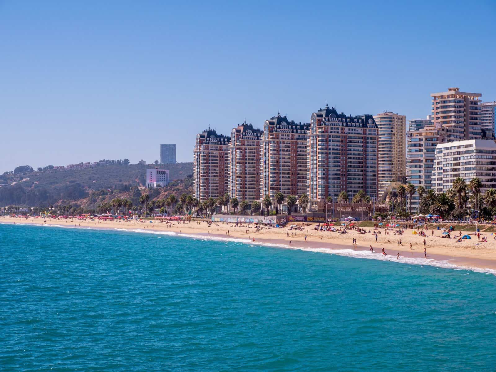 The beach and coastline at Viña del Mar