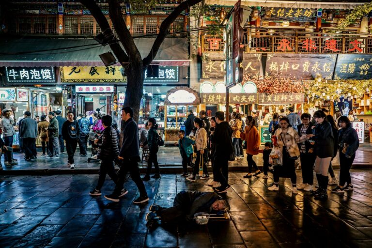 A night street market in Xi'an