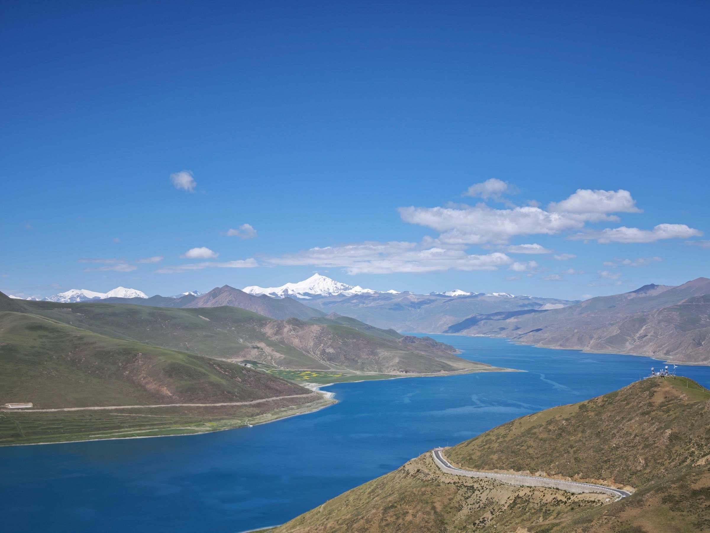 Yamdrok Lake beneath the Himalaya